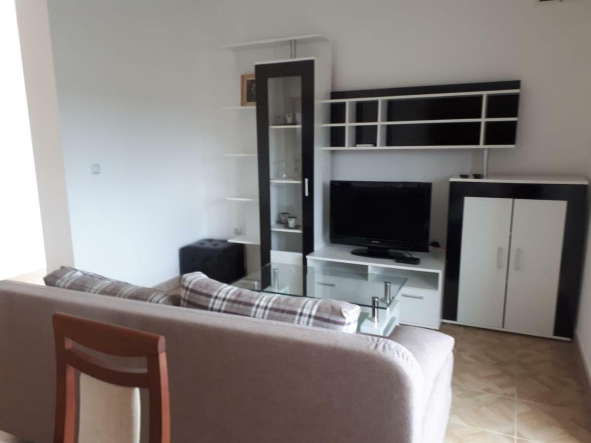 Apartmani Kuzmic วรซี ภายนอก รูปภาพ