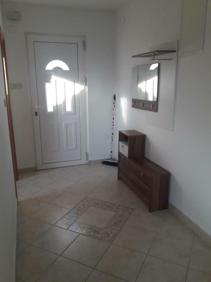 Apartmani Kuzmic วรซี ภายนอก รูปภาพ