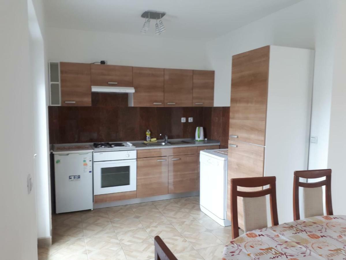 Apartmani Kuzmic วรซี ภายนอก รูปภาพ